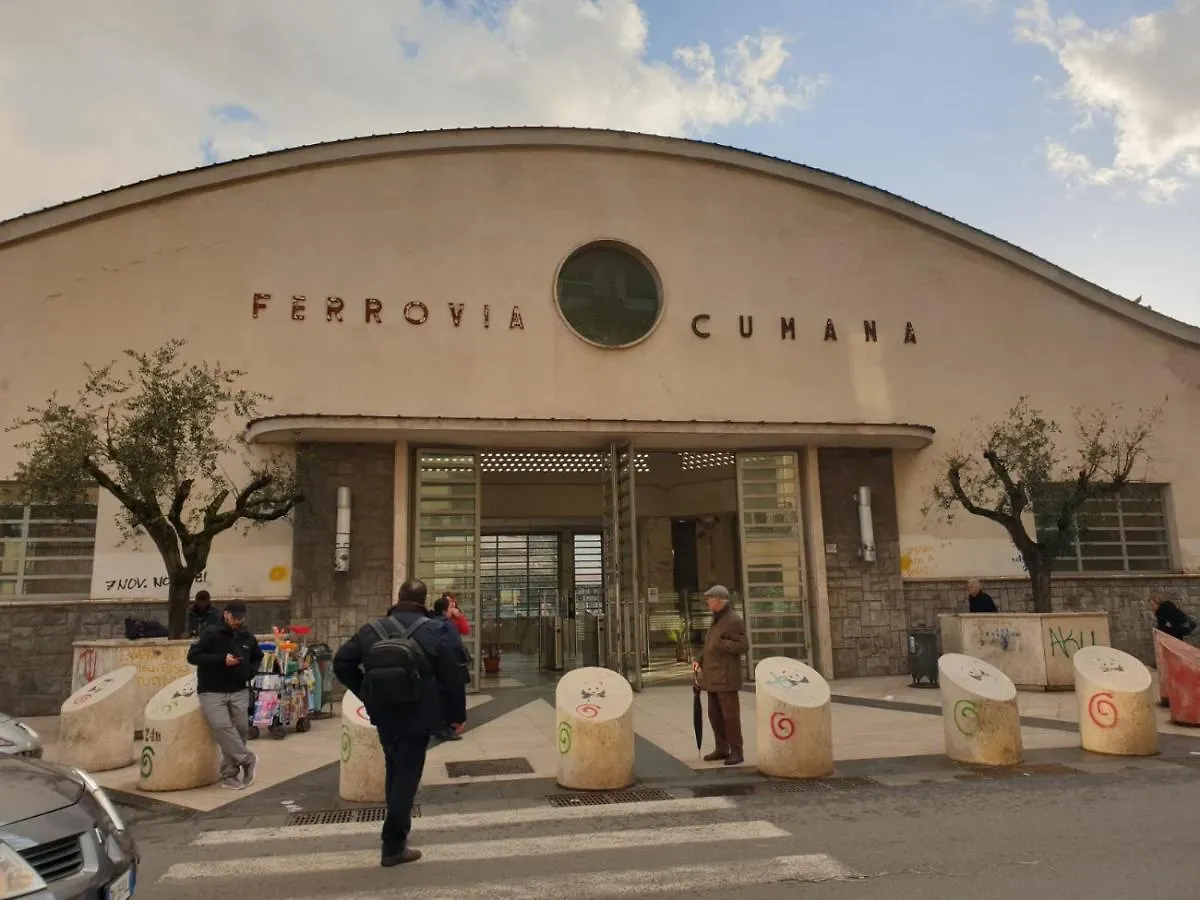 Alojamento de Acomodação e Pequeno-almoço Dimora Costantino Acomodação com café da manhã Nápoles
