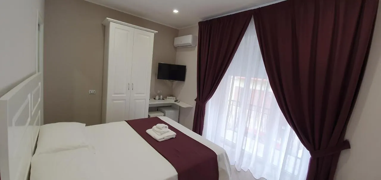 Dimora Costantino Bed and Breakfast Napoli 0*,  Italien