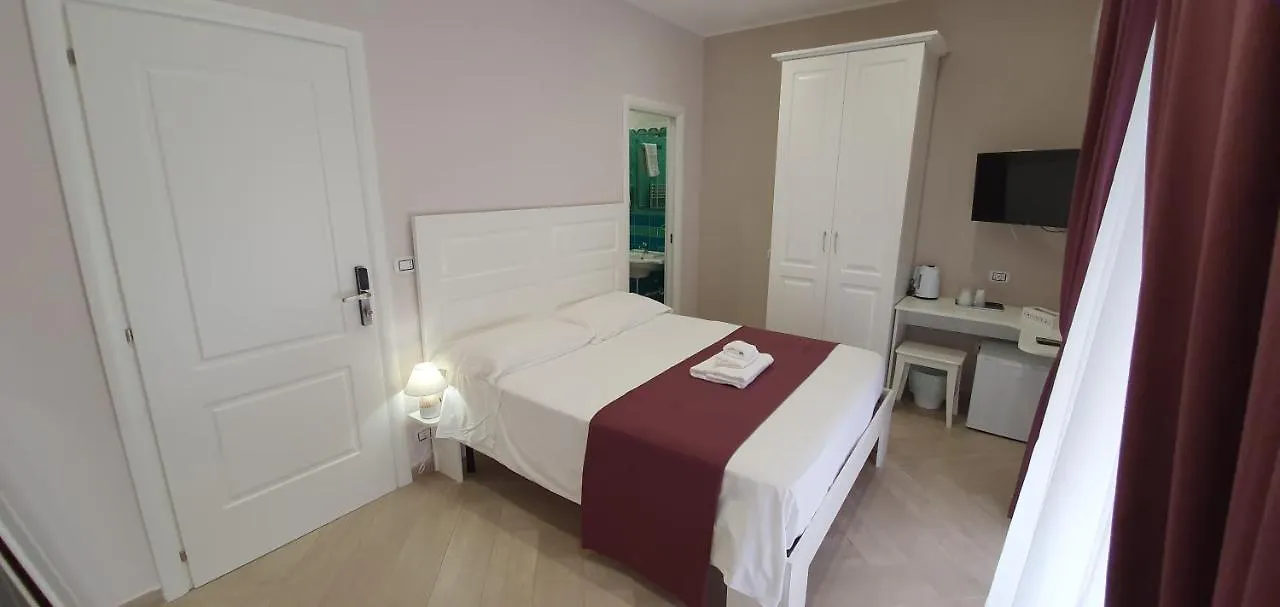 Dimora Costantino Bed and Breakfast Napoli Bed & Breakfast