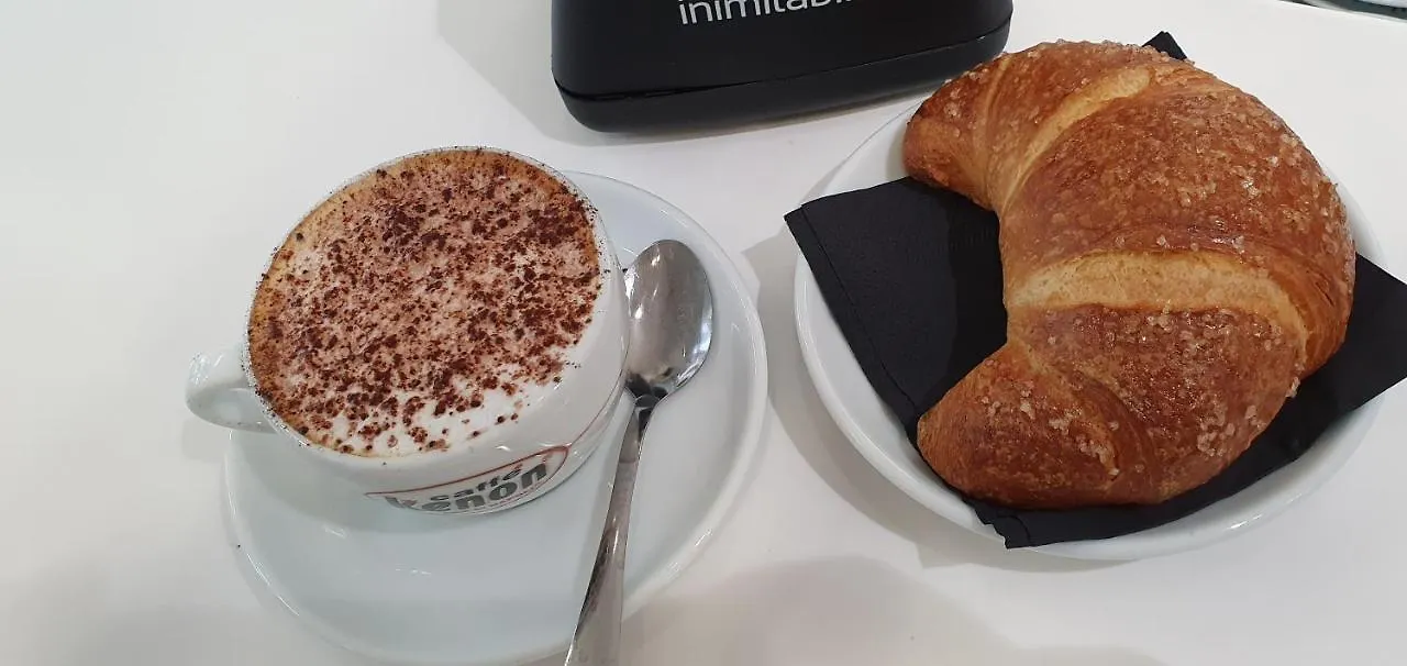 Bed & Breakfast Dimora Costantino Bed and Breakfast Napoli