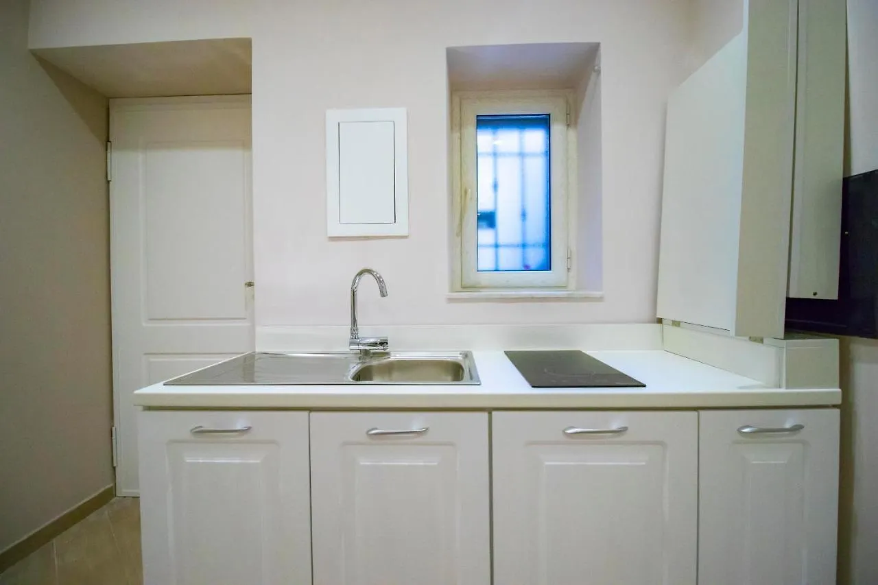 Dimora Costantino Bed & Breakfast Naples Italy